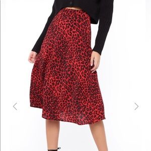 Flowy red cheetah skirt❤️🐆